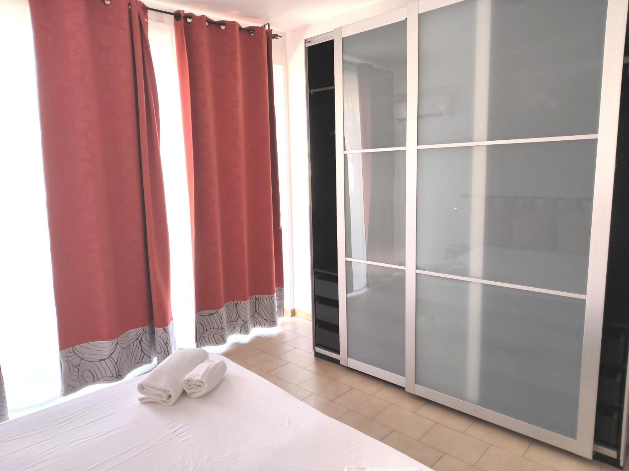Pozzo Lazzaro Apartments 산타 테레사 디 리바 객실 사진